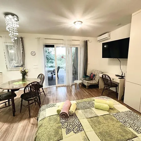 Kula Pergola Apartment *