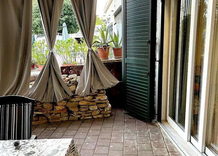 Kula Pergola * Split